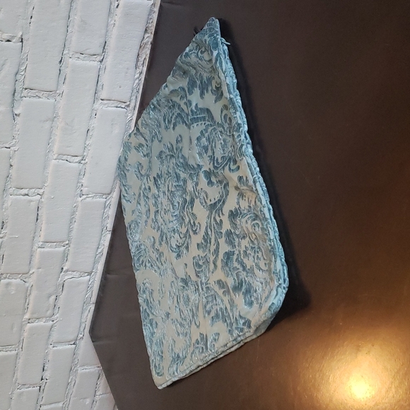 Tiffany blue accent pillowcase with damask detail - Picture 3 of 3